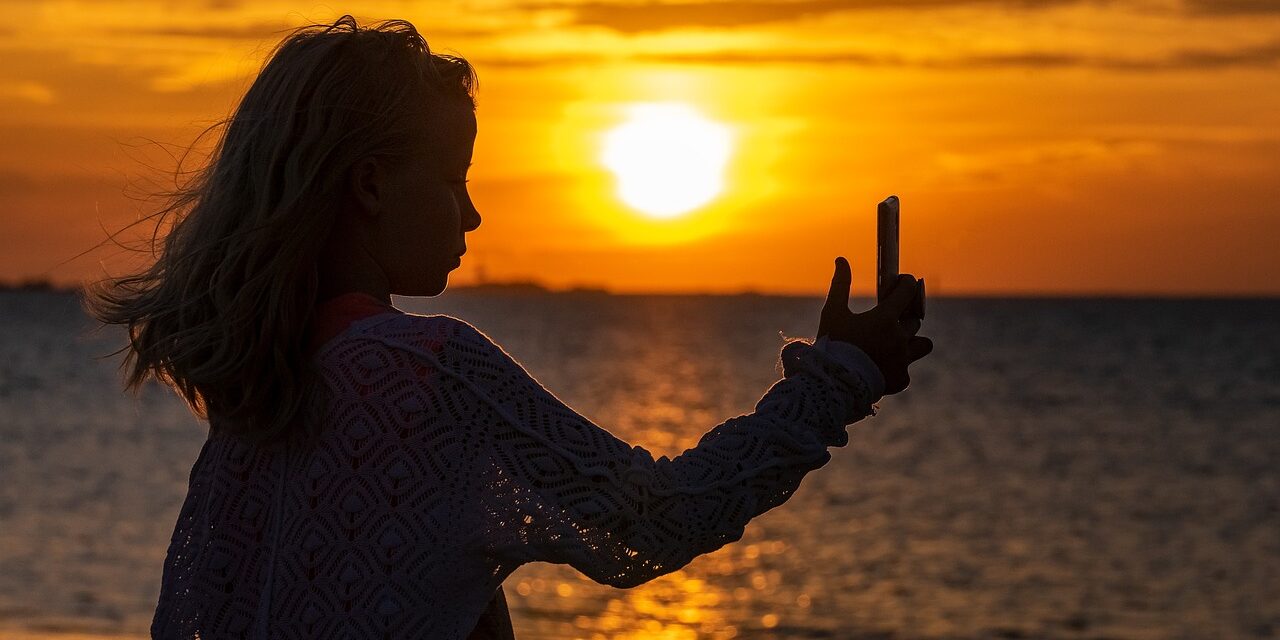 selfie-3611467_1280 SunsetSelfie